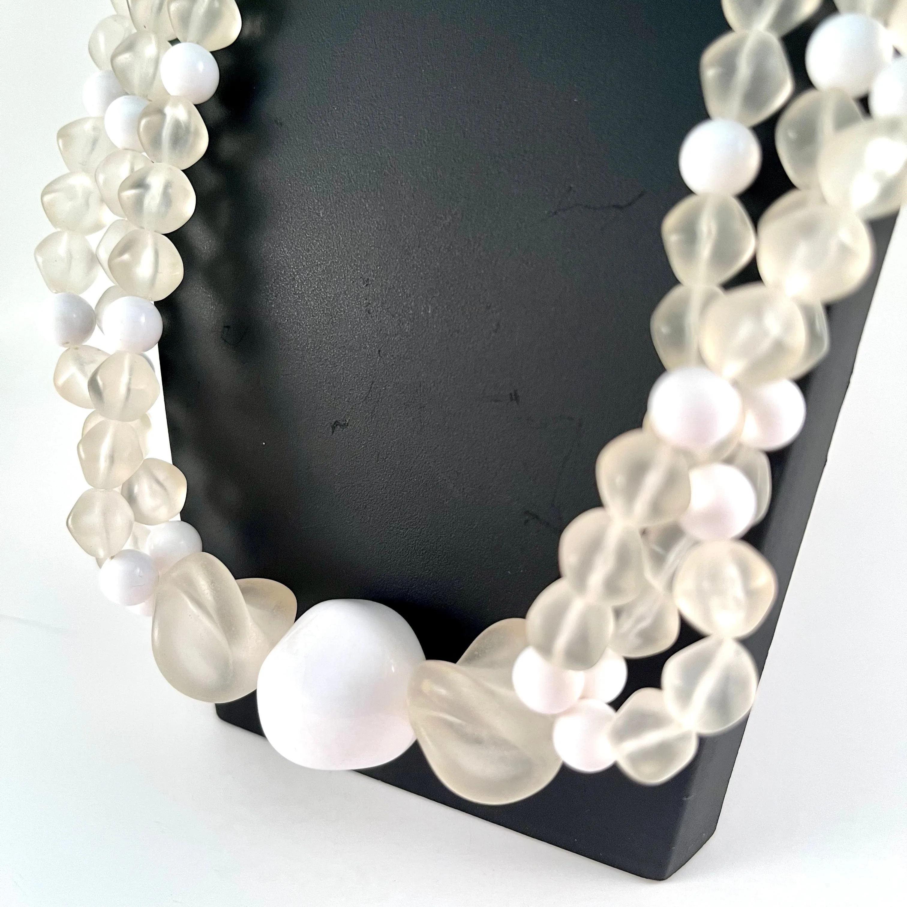 1990 Avon Sheer Style Necklace