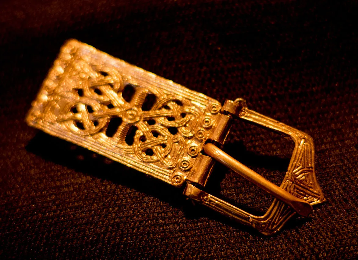 Belt set with Round openwork pattern - X-24 Set