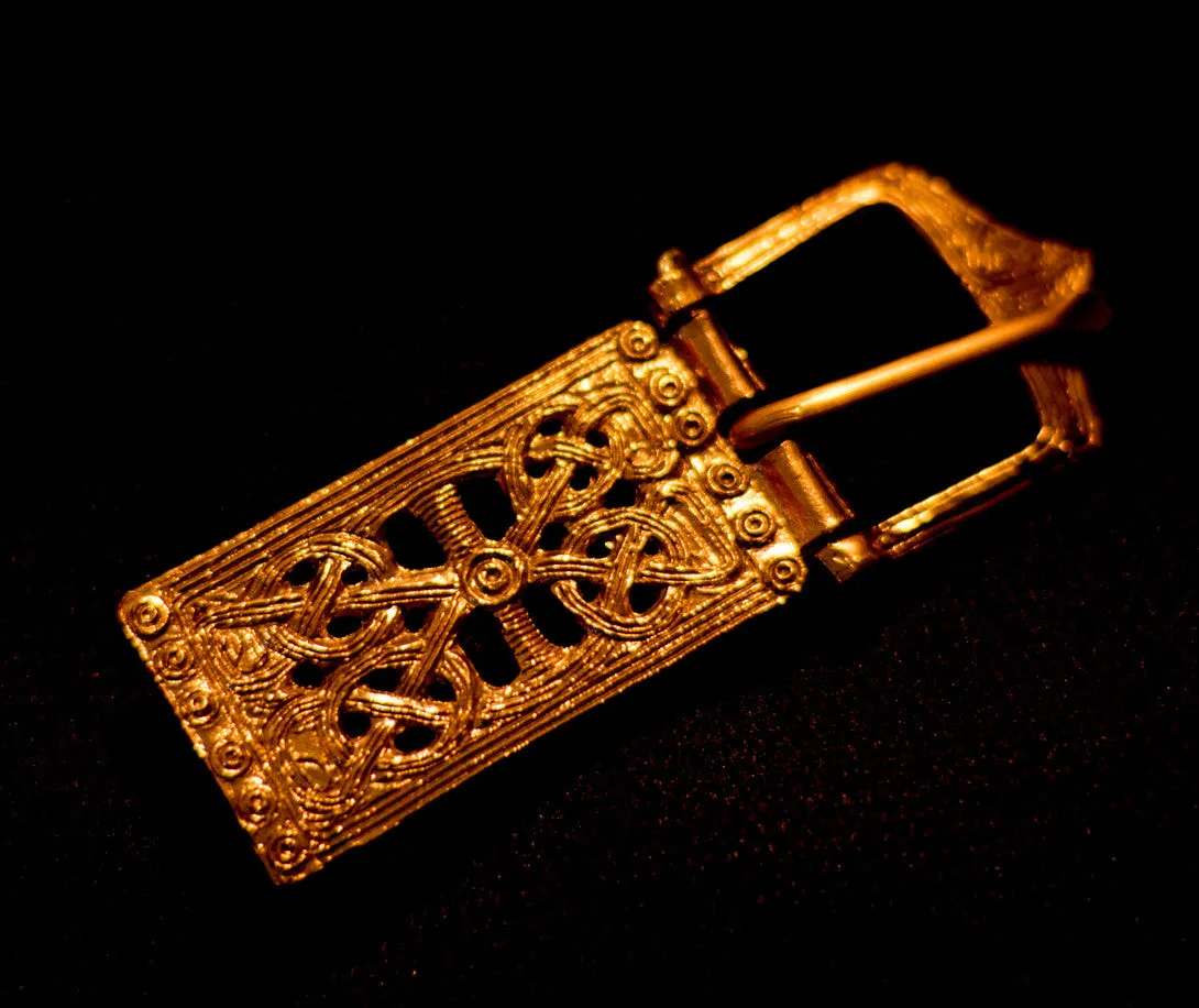 Belt set with Round openwork pattern - X-24 Set