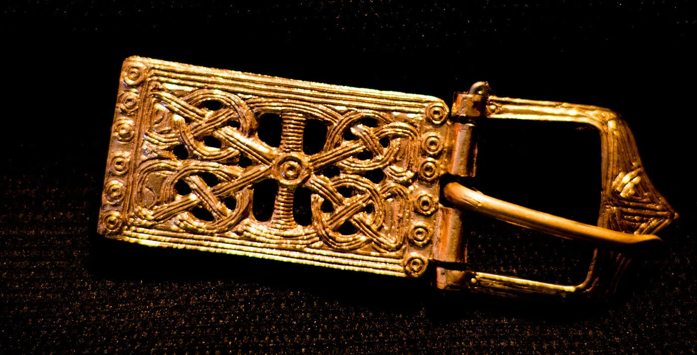 Belt set with Round openwork pattern - X-24 Set