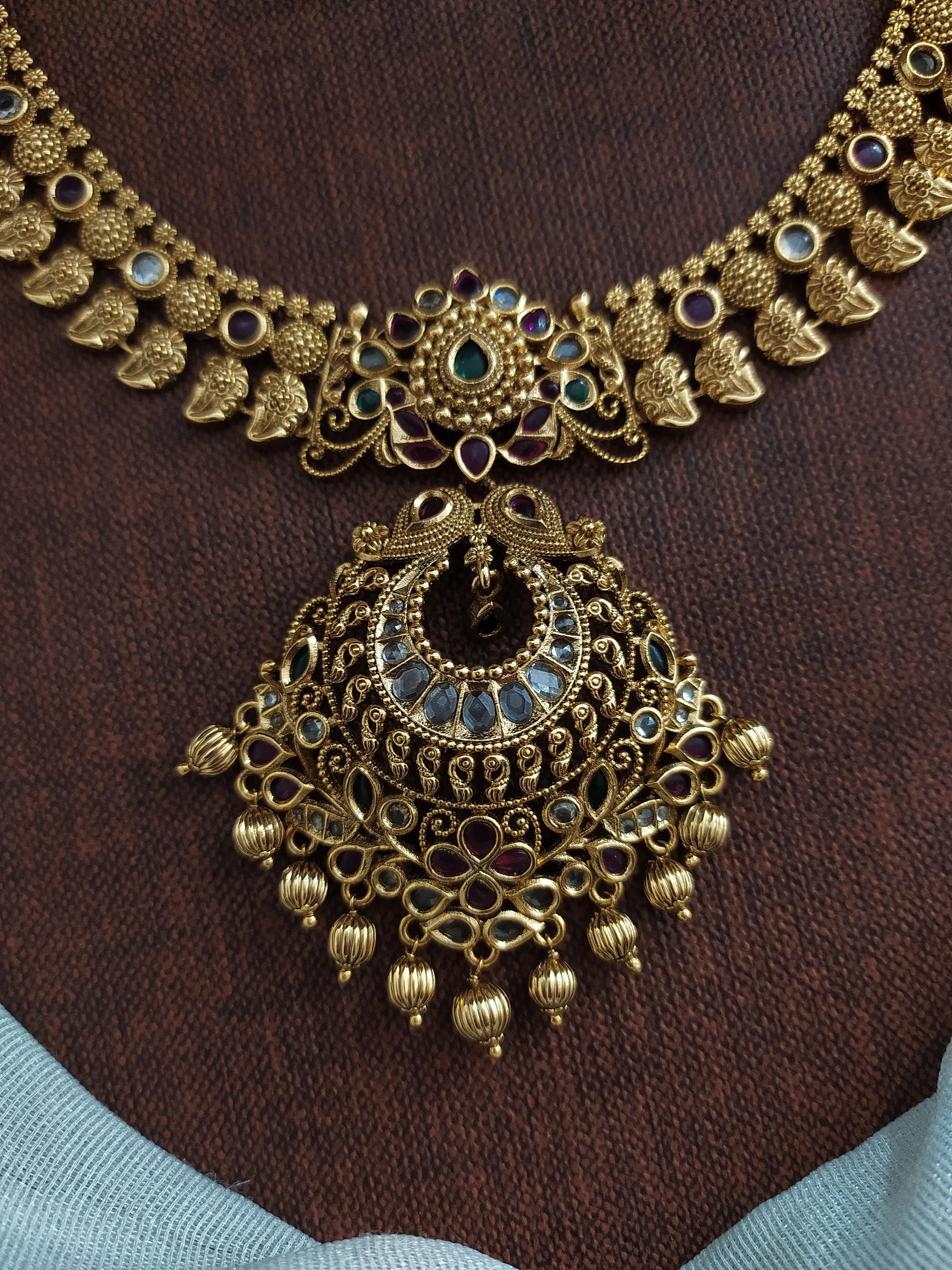 Exquisite Design Kemp Stones Antique Necklace Set