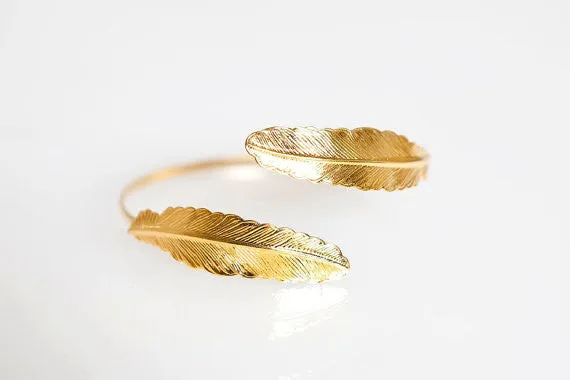Preorder * Small Feather Bracelet