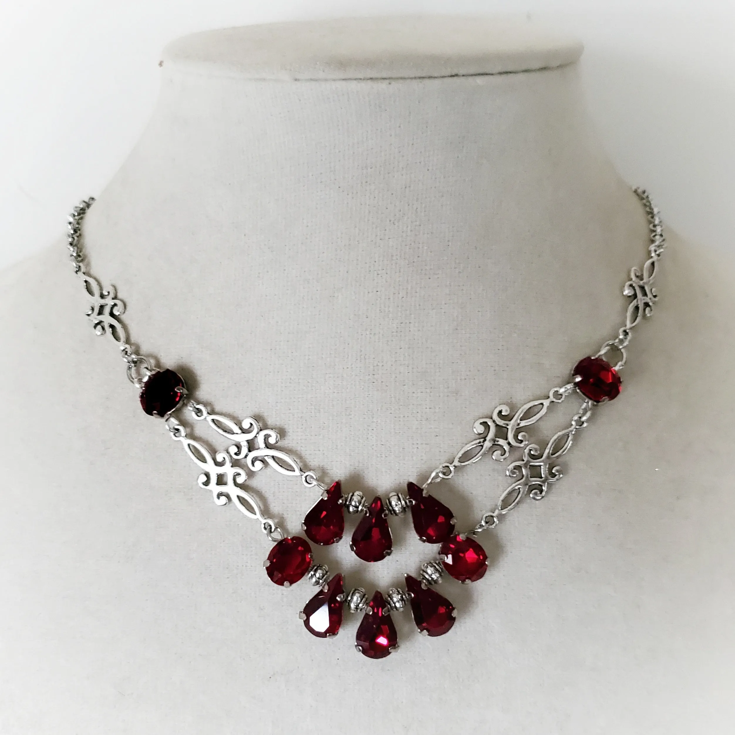 Renaissance Rhinestone Necklace in Red or Blue