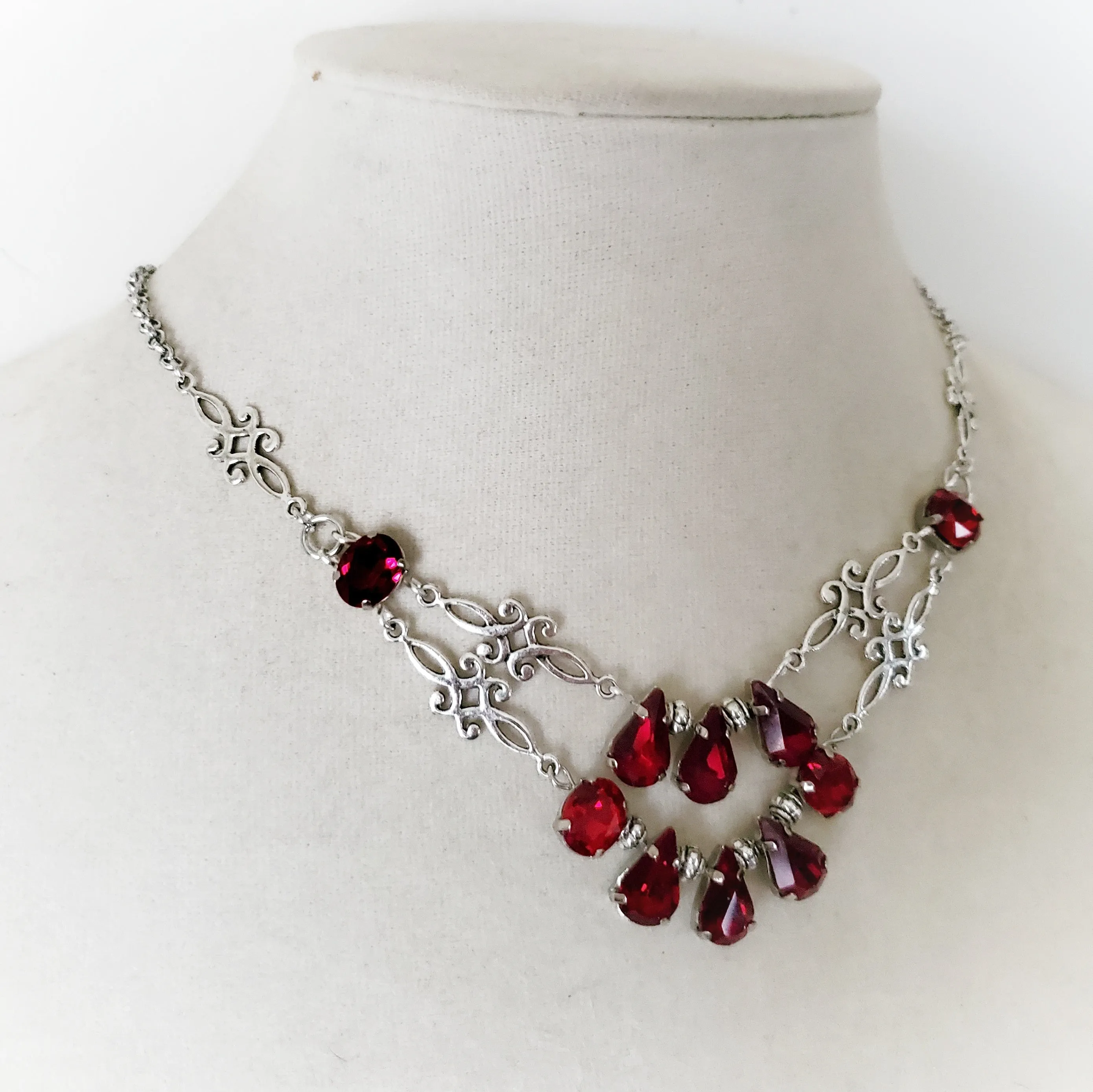 Renaissance Rhinestone Necklace in Red or Blue
