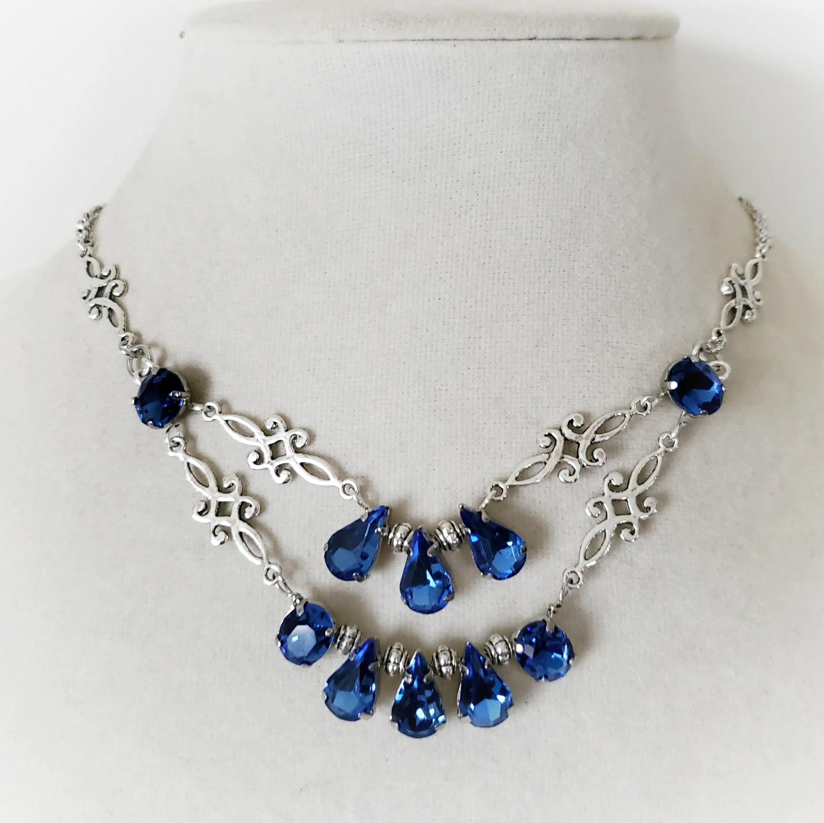 Renaissance Rhinestone Necklace in Red or Blue