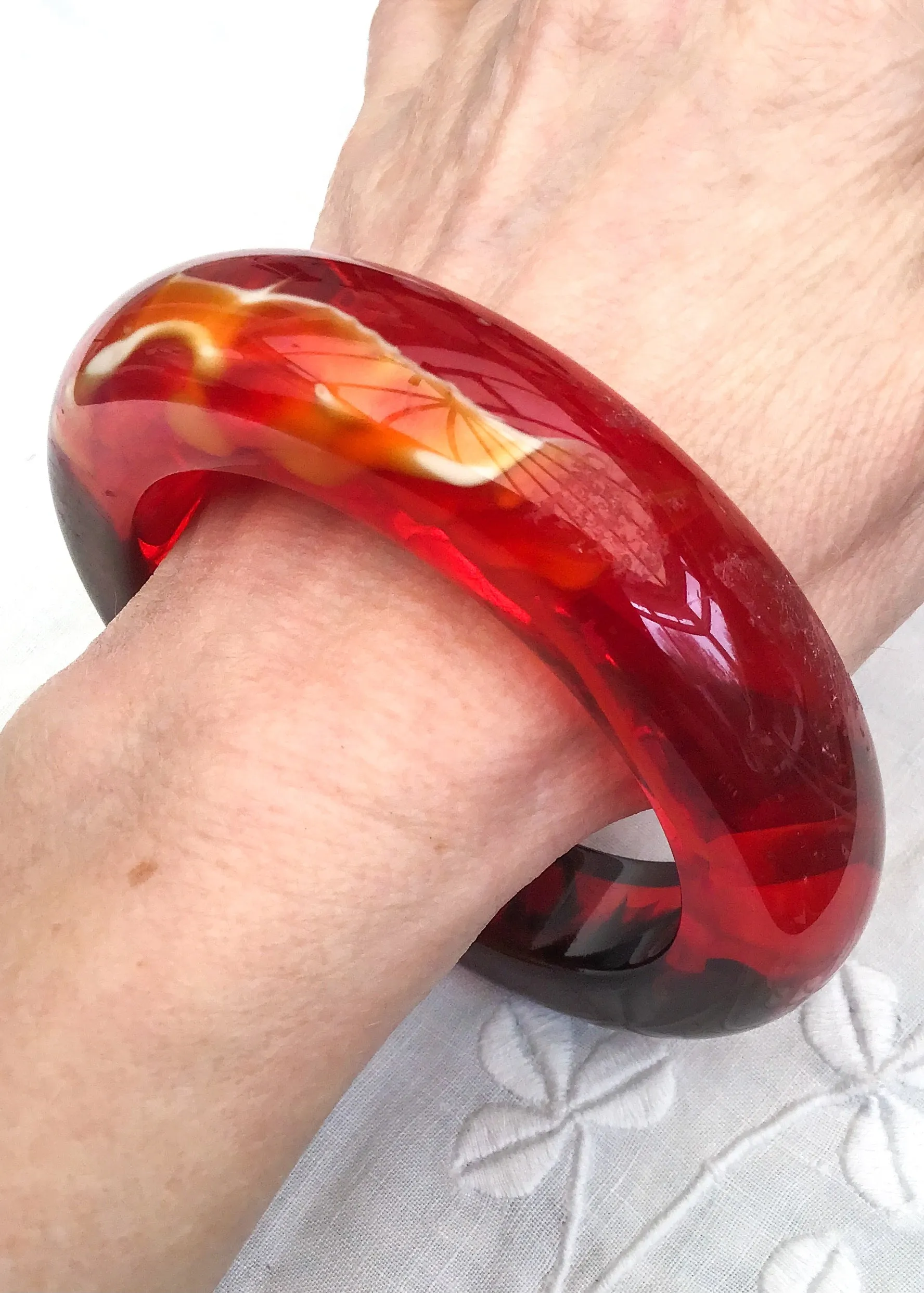 Retro Flame Red Swirly Resin Bangle
