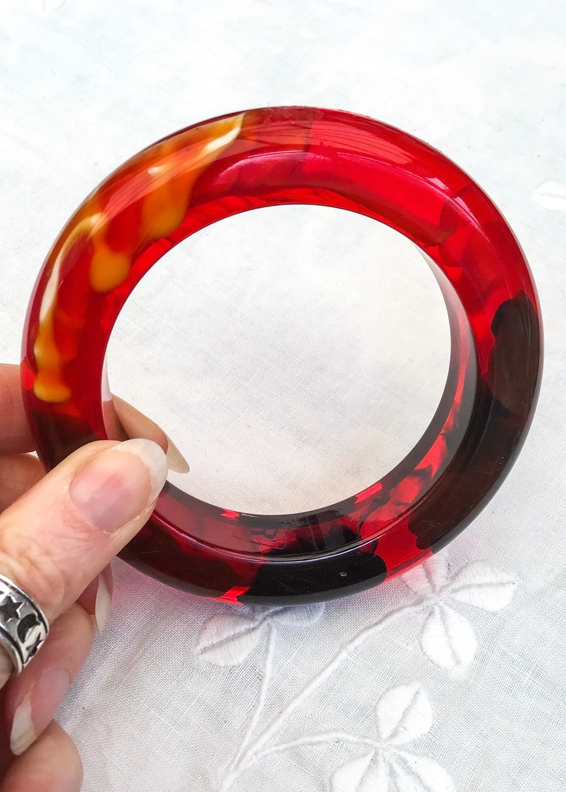Retro Flame Red Swirly Resin Bangle