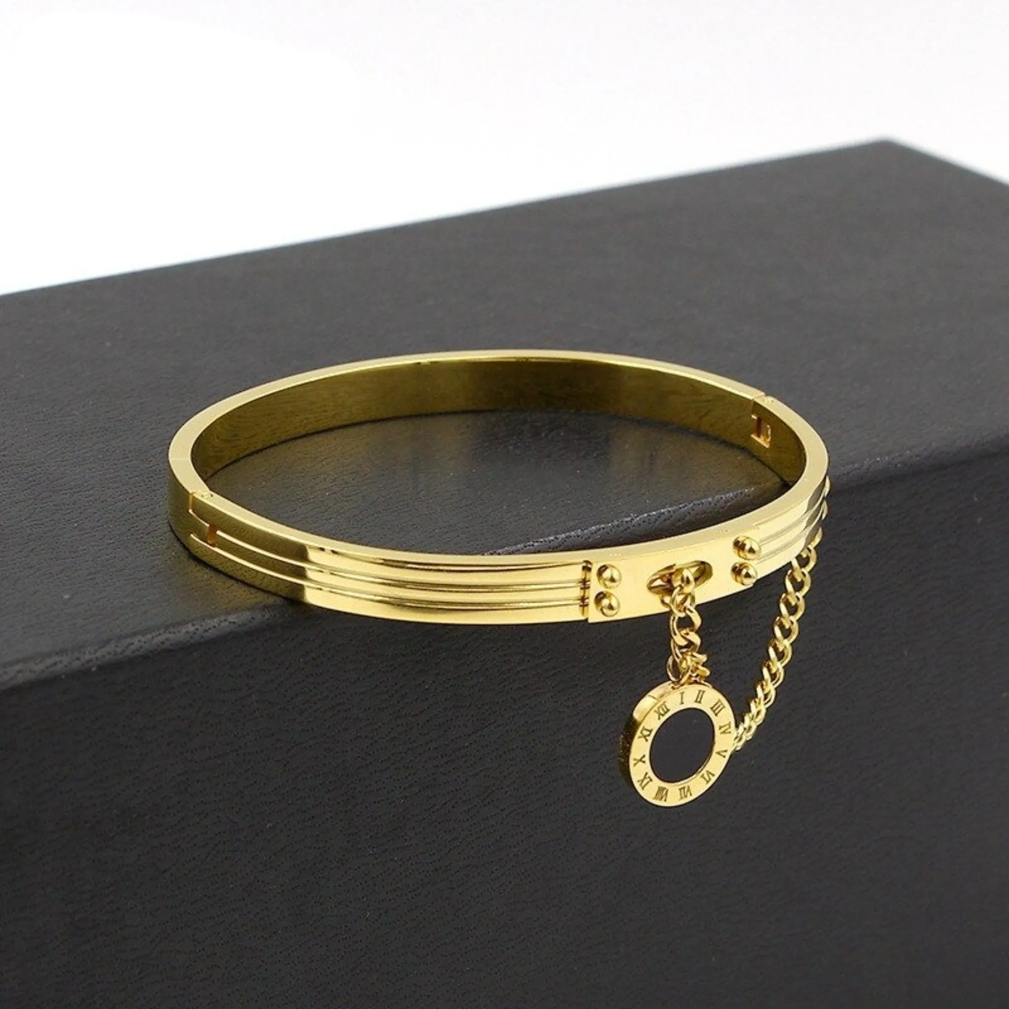 Round Tag Bracelet For Women